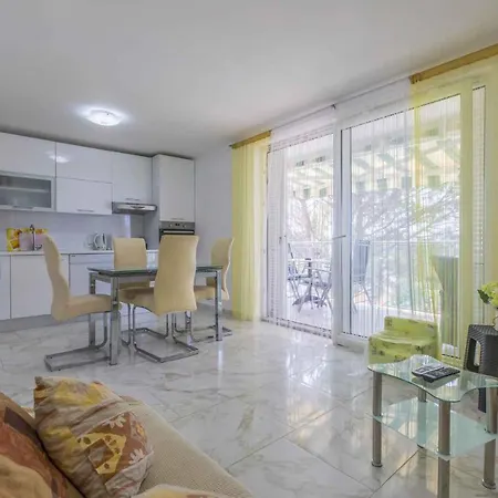 In 39426 Apartman Selce