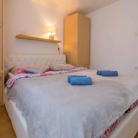 Apartment In 39426 Selce