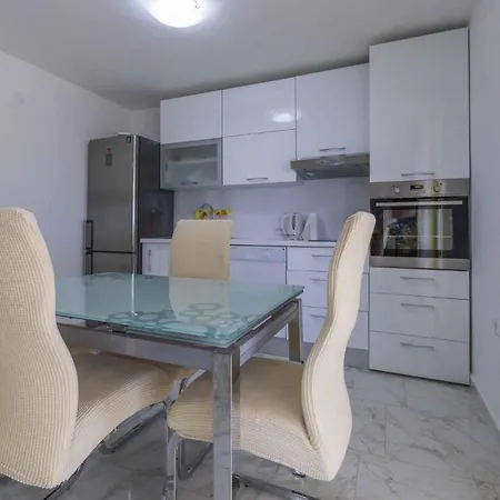 Apartment In 39426 Selce